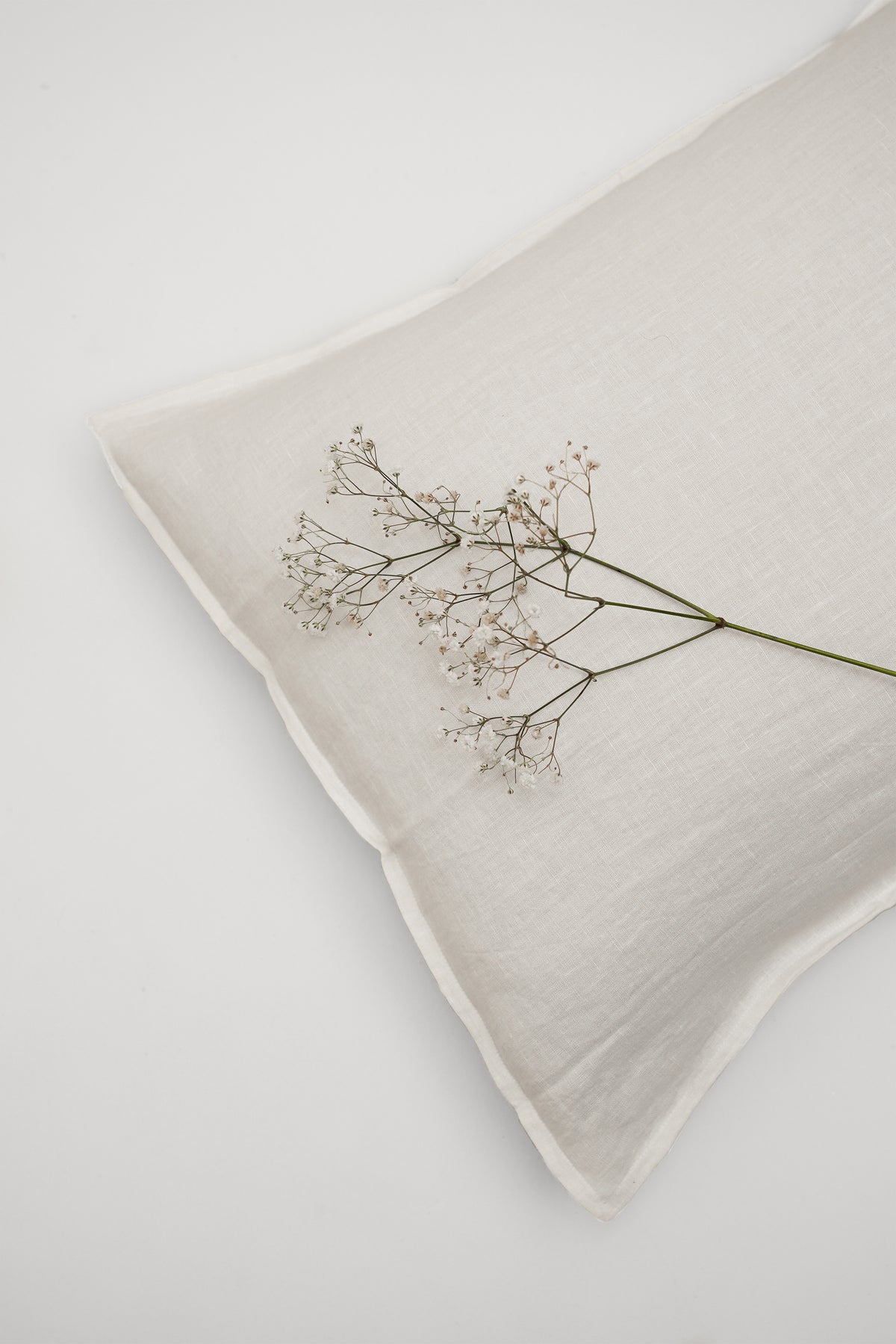 Darjeeling, Linen Pillowcases in Eggshell