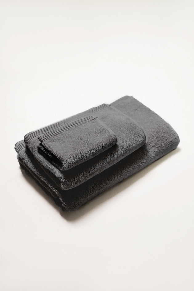 Seine, Bordered Cotton Towel Set in Charcoal